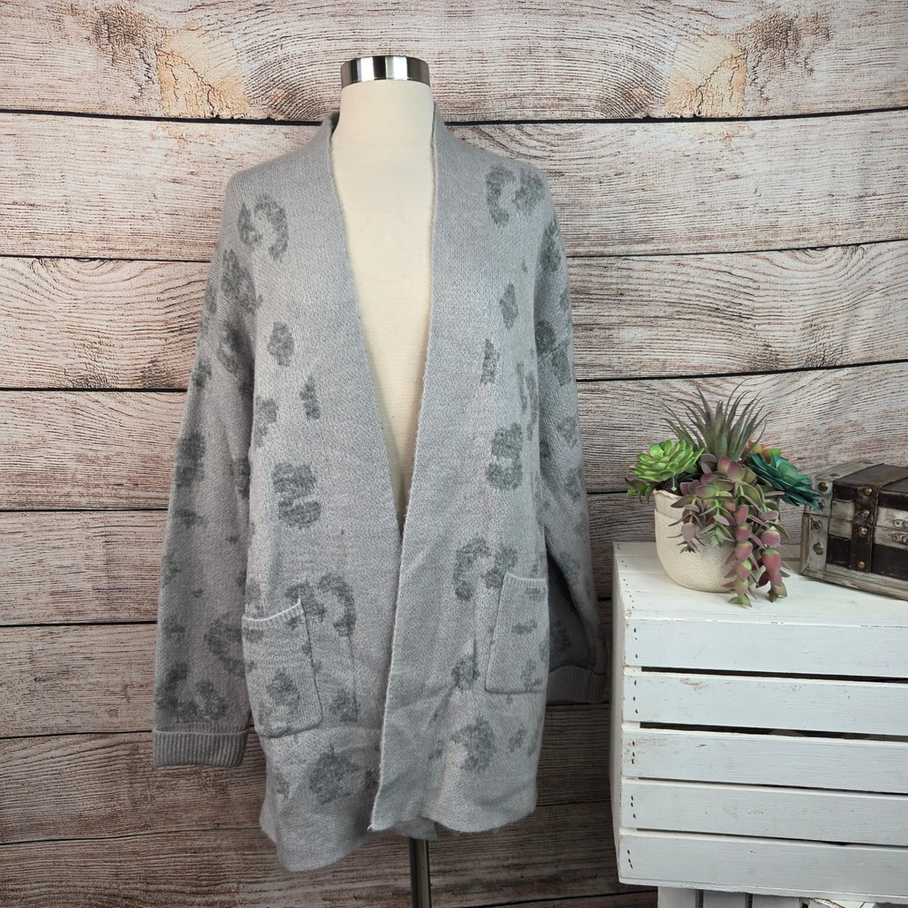 Harper Heritage Francesca's Gray Leopard Print Open Cardigan Sweater Large NEW